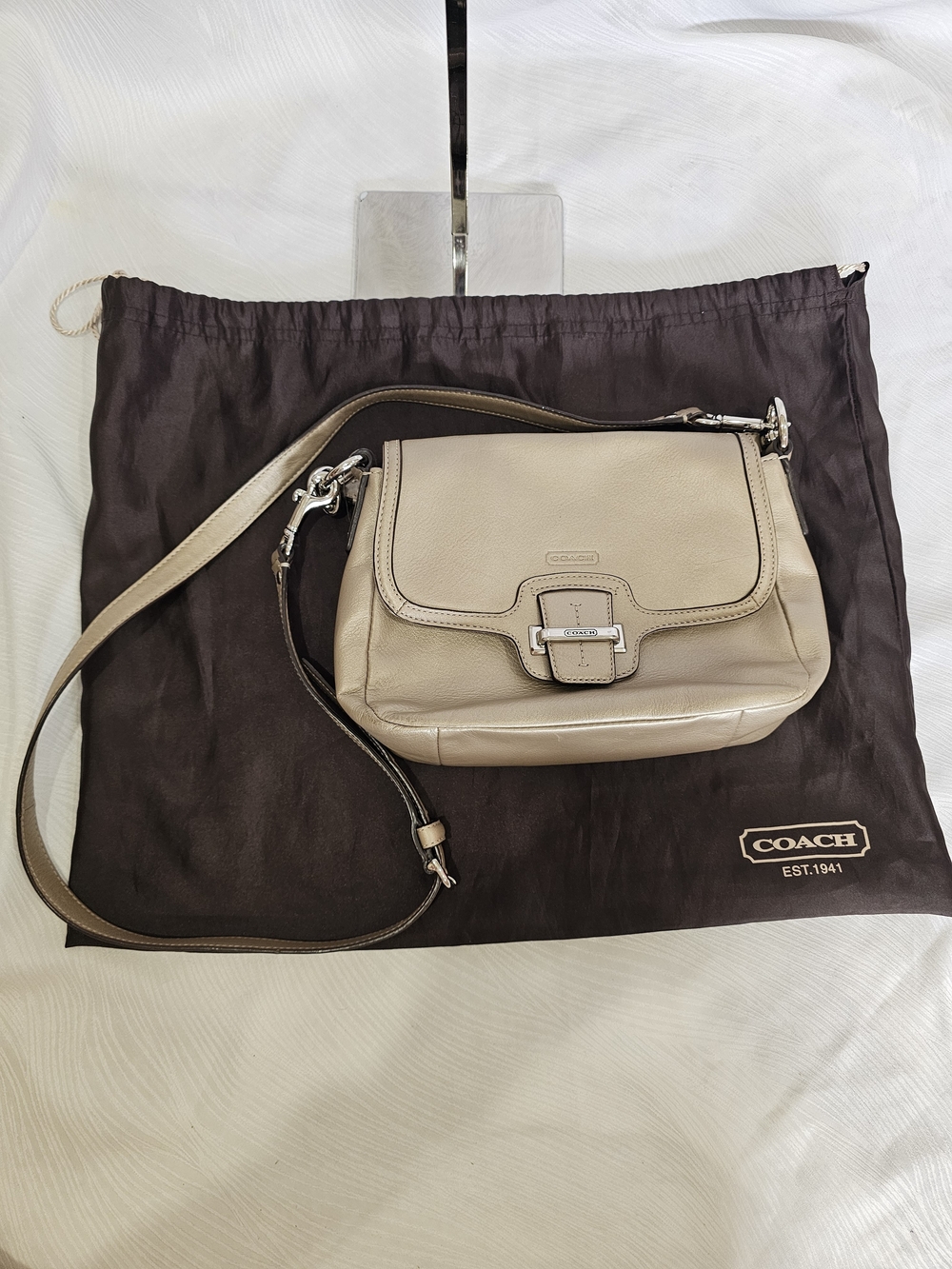 COACH Beige Gold Leather Taylor Flap Convertable Crossbody Bag